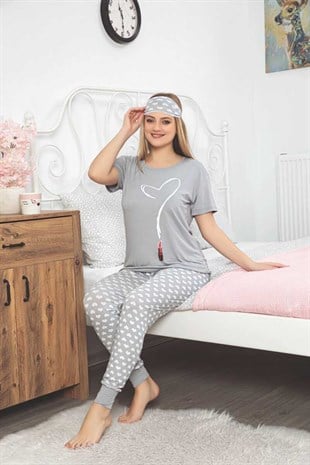 Kadın Pijama Takımı Kısa Kol Paçası Lastikli Kalp Desenli Göz Bantlı